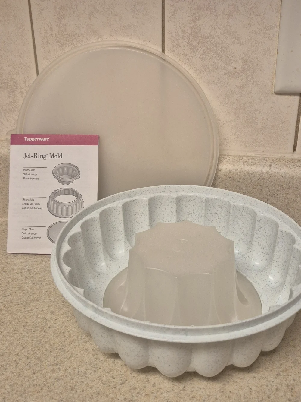 Tupperware Speckled Grey Jel-Ring Mold with Inner Release Core